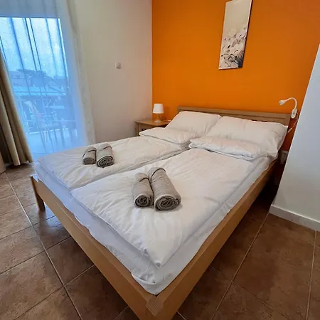 Karoly Апартаменты