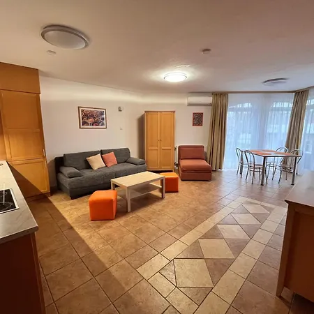 Karoly * Балатонлелле